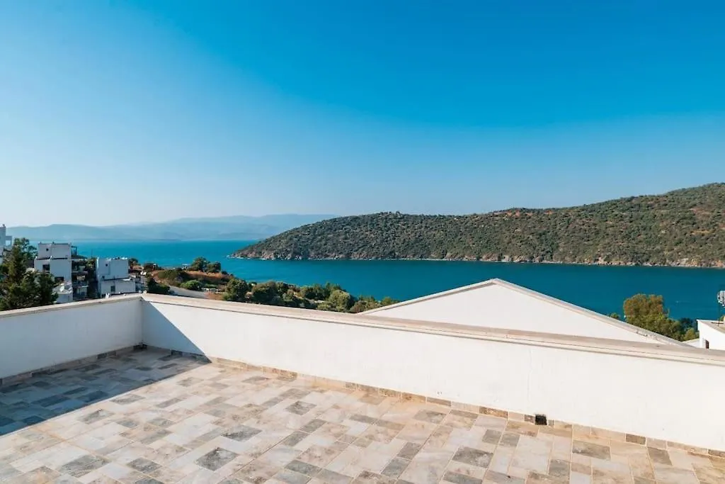Oezel Havuzlu Ve Deniz Manzarali 5 Odali Villa Milas