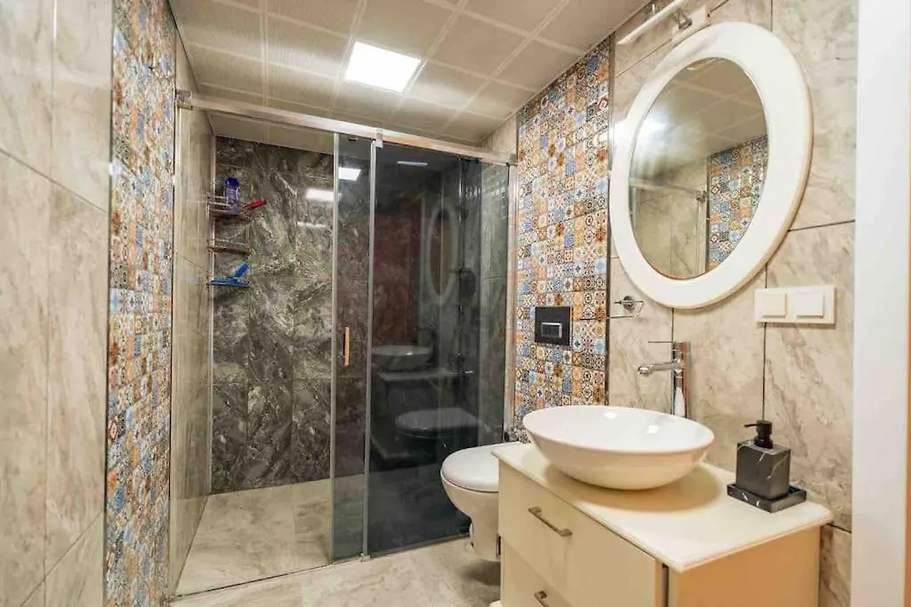 Oezel Havuzlu Ve Deniz Manzarali 5 Odali Villa Milas